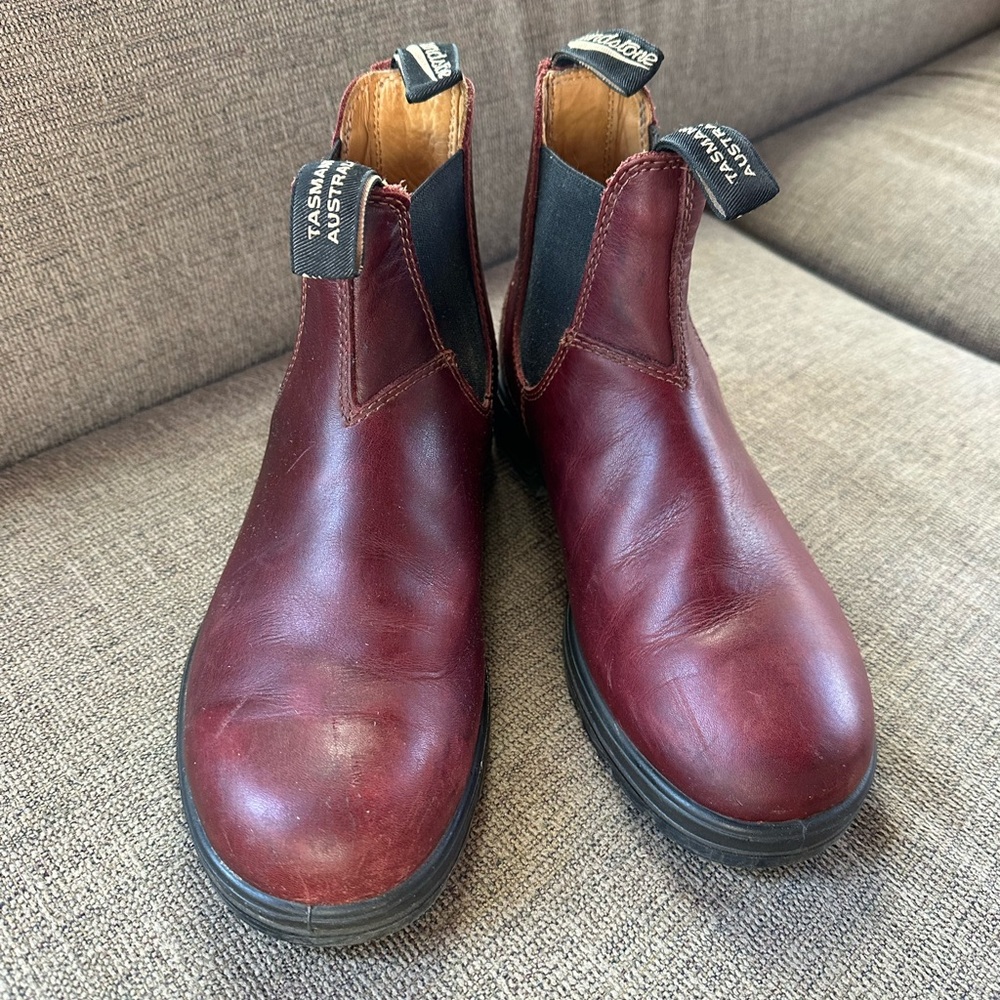 Size 6 (AU) size 9 (US) Blundstone Chelsea boot.